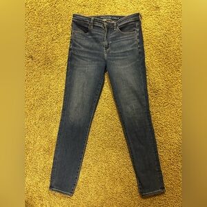 American Eagle women’s skinny jeans